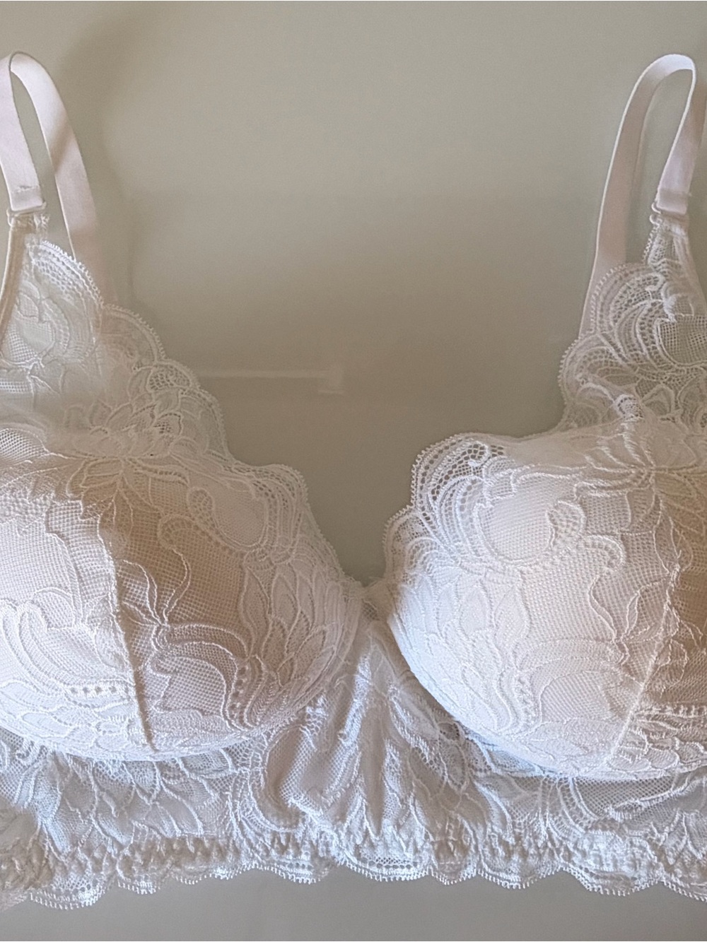 Maidenform White Lace Longline Bra with Scalloped Edge
